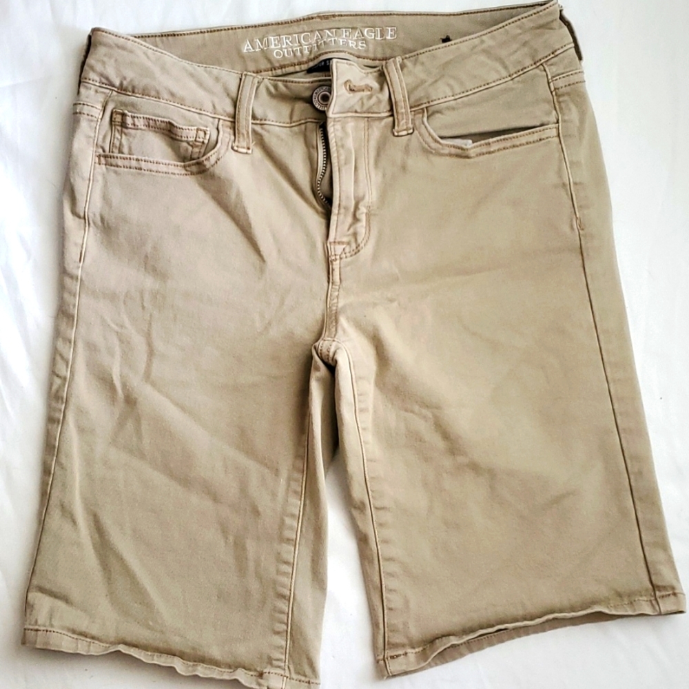 American Eagle Sz 4 Super Stretch Bermuda Shorts